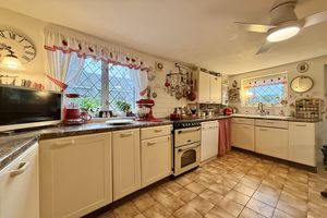 Kitchen- click for photo gallery